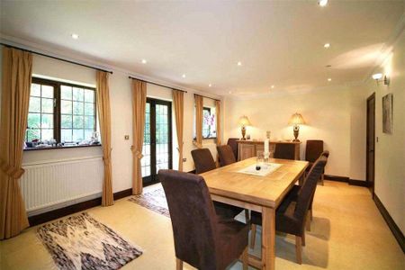 4 bedroom detached house to rent - Photo 3