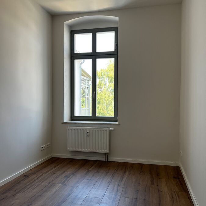 ERSTBEZUG - großzügige 4-Raum Altbauwohnung mit Veranda - Photo 1