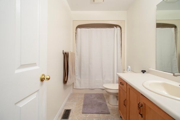 For Lease - 72 Brookheath Lane, Hamilton, Ontario - Photo 1