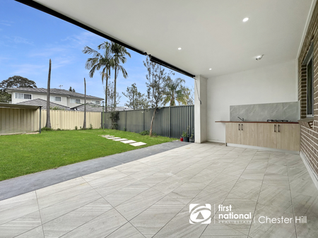 Luxurious 4-Bedroom Duplex – Modern Living Meets Comfort! - Photo 2