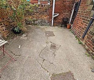 4 bedroom flat to rent - Photo 2