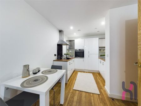 1 bedroom flat to rent - Photo 2