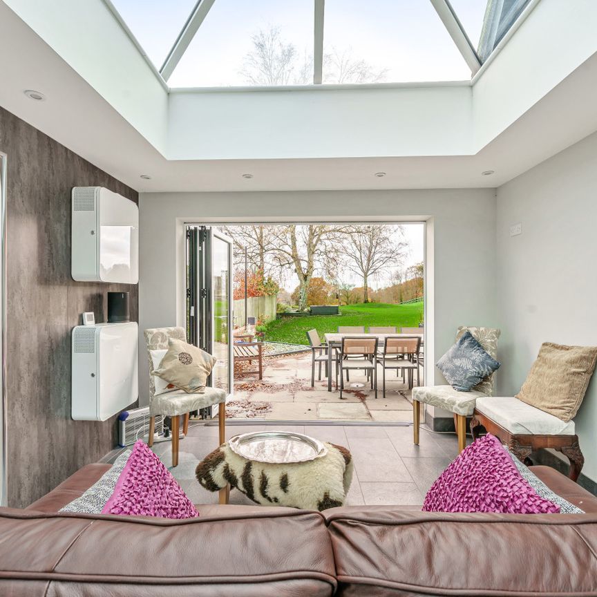 4 bedroom detached house to rent - Photo 1