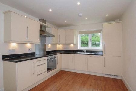 2 bedroom apartment to rent - Photo 5