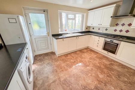 3 bedroom House To Let - Photo 5