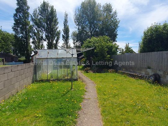 Hamworthy Park Bungalow - Photo 1