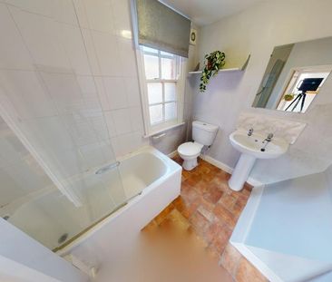 4 bedroom apartment to rent - Photo 4