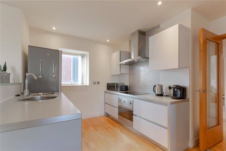 Apartment 12, St. Anns Quay, 118, Quayside, Newcastle upon Tyne, Tyne and Wear, NE1 3BB - Photo 2