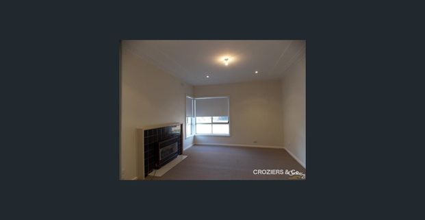 Family home - Photo 1