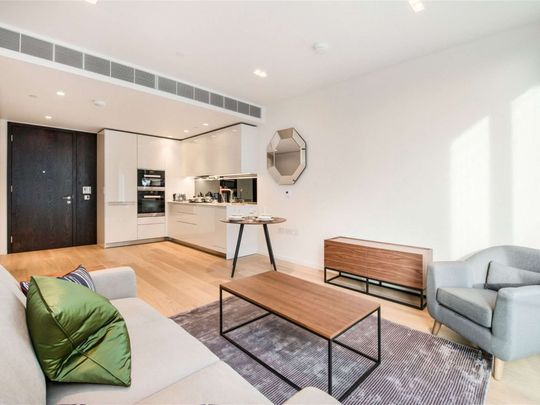 Smart one bedroom flat with balcony in exclusive development - Photo 1