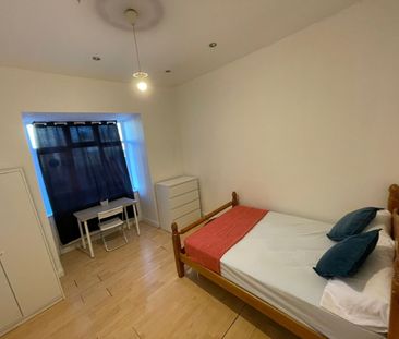 Room in a Shared Flat, Argyle Road, N17 - Photo 3