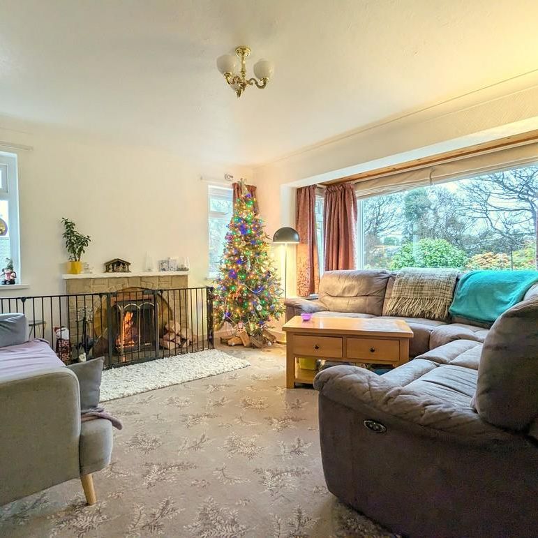 4 bedroom detached house to rent - Photo 1