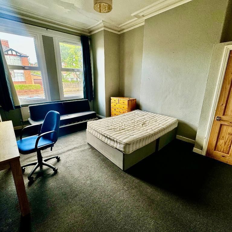 10 bedroom detached house to rent - Photo 1
