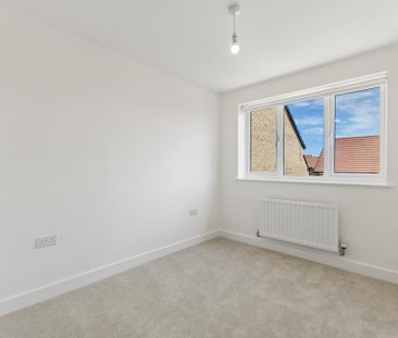 3 bedroom semi-detached house to rent - Photo 1