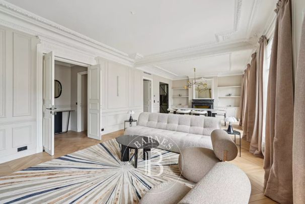 Tout savoir sur cet appartement dans le quartier Saint Germain des Prés, à Paris 6ème - Photo 1
