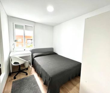 Calle León, Getafe, Community of Madrid 28903 - Photo 2