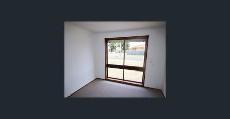 Immaculate Two Bedroom Unit With Garage - Photo 4