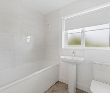 3 bedroom semi-detached house to rent - Photo 5