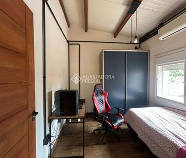 Casa com 4 quartos e 132m² para alugar em Harmonia, Canoas. - Photo 1