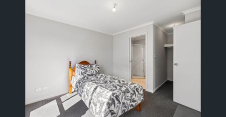 Comfortable Family Home in Christies Beach - Photo 4