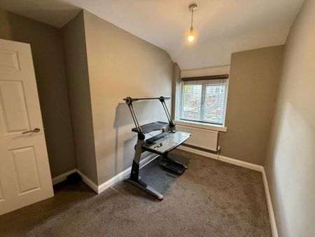 3 bedroom semi-detached house to rent - Photo 3