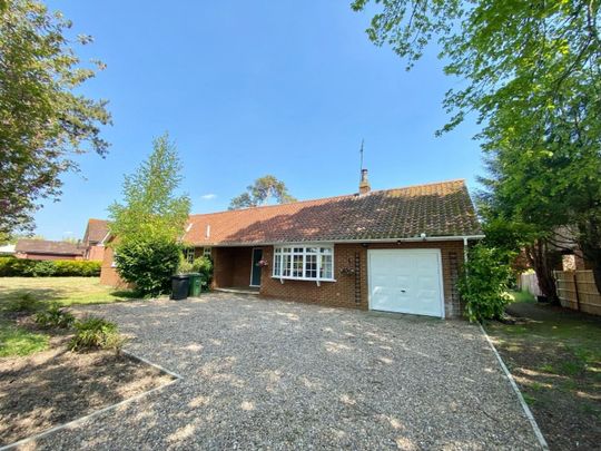 3 bedroom Bungalow To Let Total Size: 1642 SQ FT - Photo 1