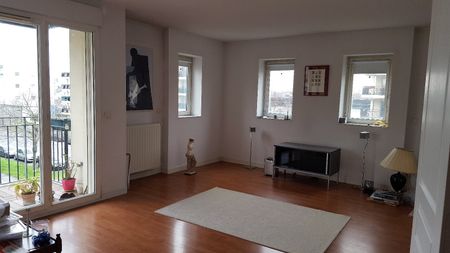 Location Appartement 3 pièces 74m² BORDEAUX 33300 - Photo 4