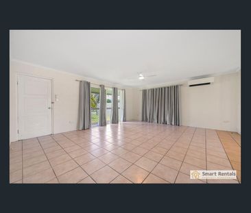 Comfortable Living in a Convenient Location - Photo 5