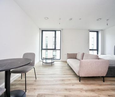 Studio to rent - Photo 1