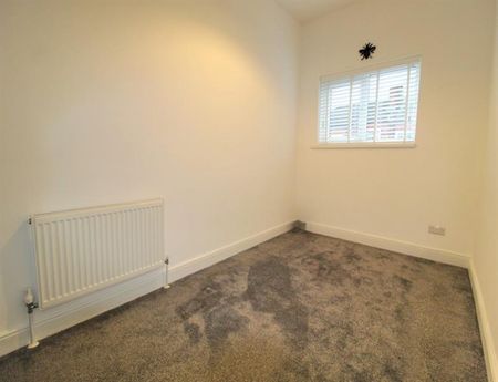 2 Bedroom Terraced To Let - Photo 3