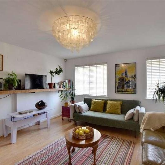 Lownes Courtyard, Boone Street, Lewisham, London, SE13 - Photo 1