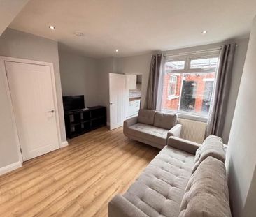 23 Kitchener Street, Belfast, BT12 6LE - Photo 2