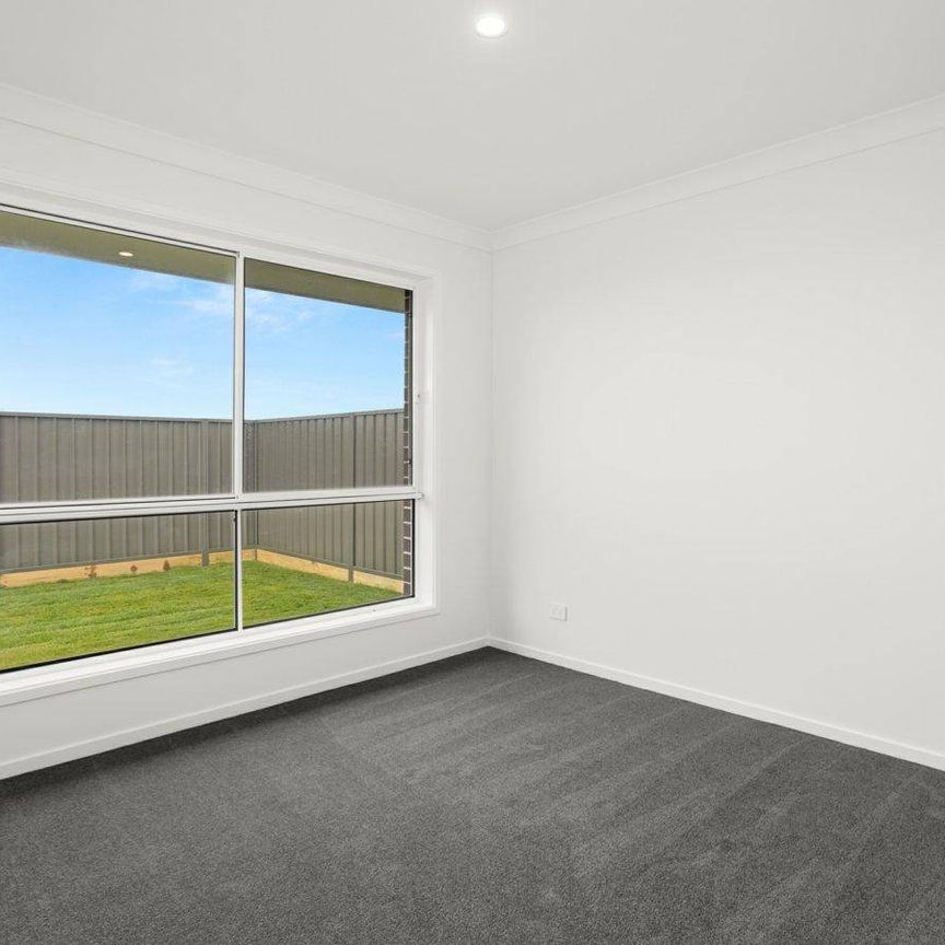 BRAND NEW 4- BEDROOM FAMILY HOME- COMFORT, STYLE & LOCATION! - Photo 1