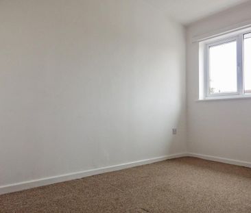 2 bedroom semi-detached house to rent - Photo 6