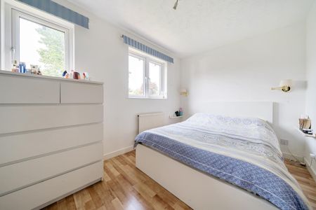 3 bedroom detached house to rent - Photo 4