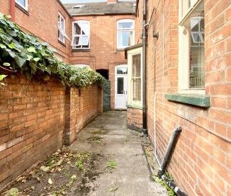 1 Bed - Upperton Road, Leicester, - Photo 4