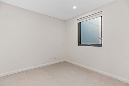 MODERN 2 BEDROOM - GREAT LOCATION - Photo 3