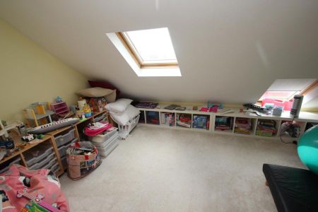 York Road, Byfleet, Surrey, KT14 - Photo 4