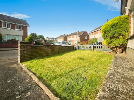 Semi-detached house to rent on - Photo 5