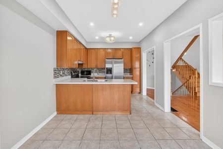 For Lease - 6556 Opera Glass Crescent, Mississauga, Ontario - Photo 4