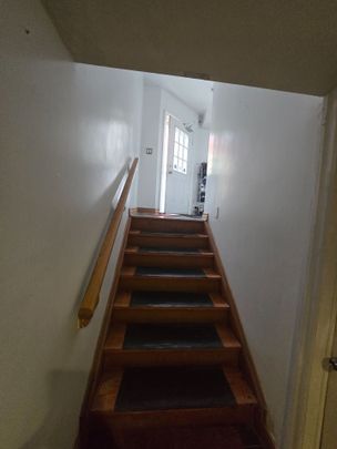 For Lease - 1078 Sawyer Avenue, Mississauga, Ontario - Photo 1