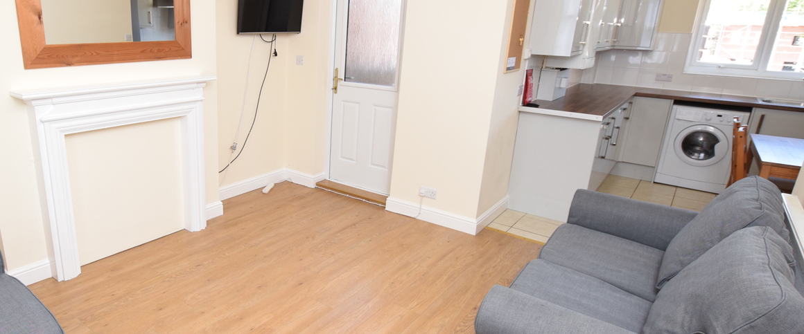 Cottesmore Road Room 2 - Photo 1