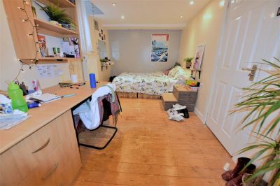 3 bedroom House in Thornville Grove, Leeds - Photo 5