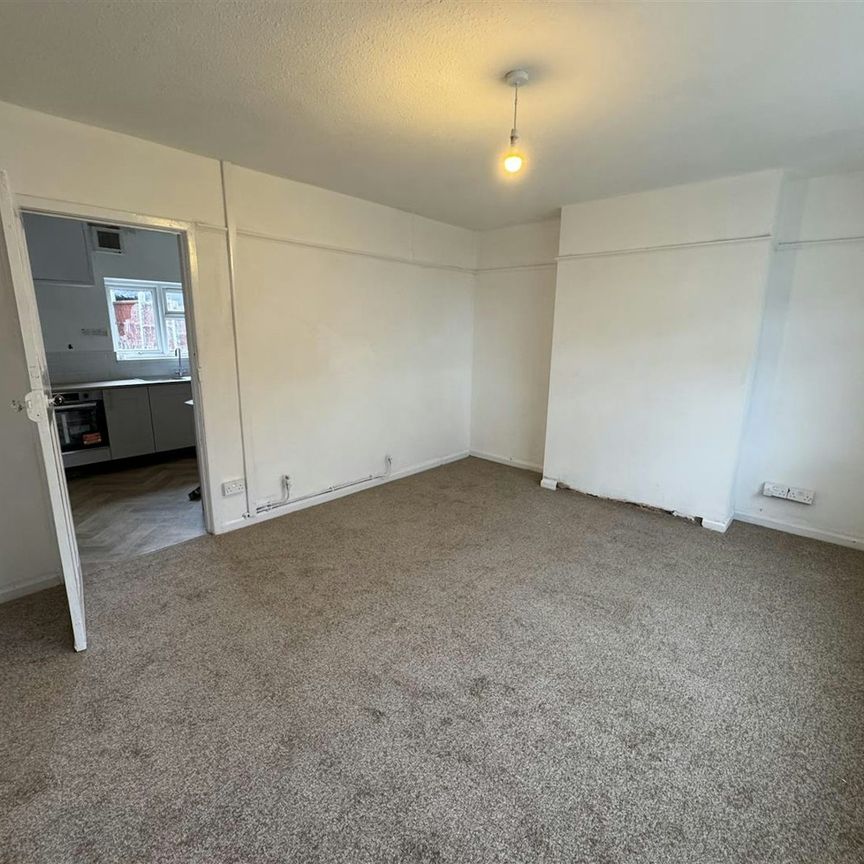 Blowers Green Crescent, Dudley, DY2 - Photo 1