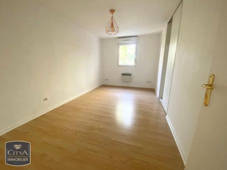 Location Appartement 3 pièces 65m² VALENCIENNES 59300 - Photo 3