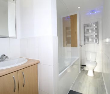 1 Bedroom Apartment To Let - Photo 6