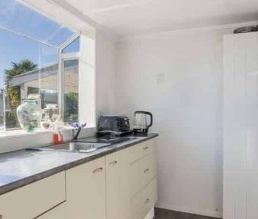 Charming 3-Bedroom Home for Rent â€“ Pets Welcome! - Photo 2