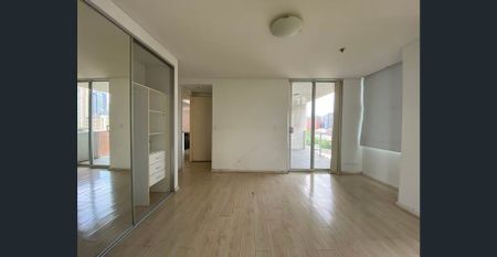 Super convenience extremely large living room 3B2B1C east facing apartment - Photo 2