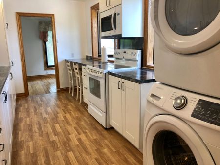 For Lease - 39 Spruce Avenue, Richmond Hill, Ontario - Photo 2