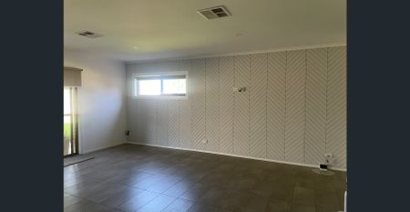 Beautiful Irymple Family Home - Photo 3